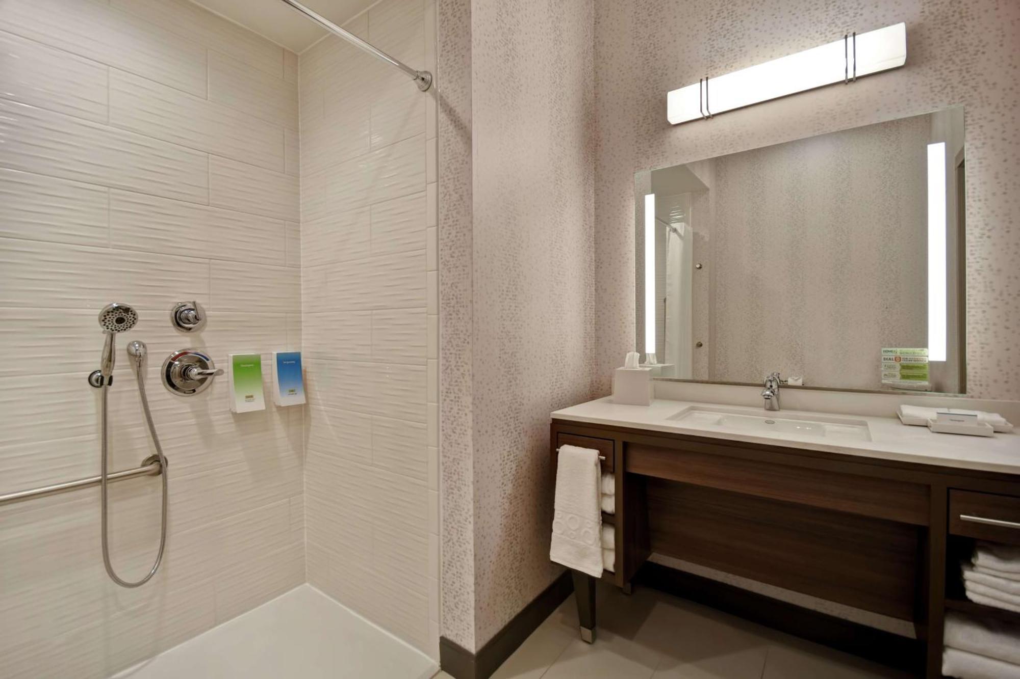 Home2 Suites By Hilton Wichita Northeast Esterno foto